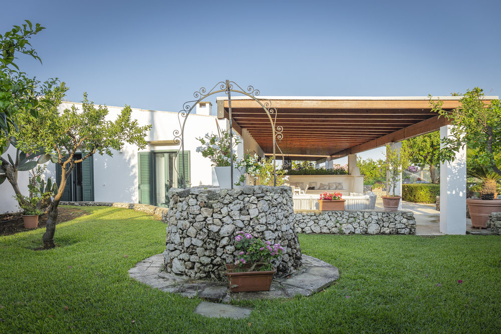Villa Charme, l'esterno